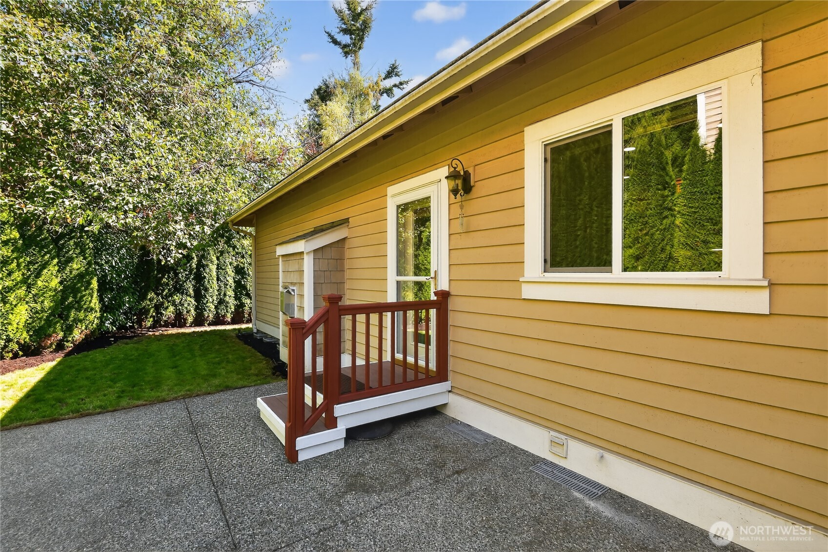 14224 Beverly Park Road, Unit A Edmonds, WA 98026 - Photo 34 of 40 Gallery Image 34