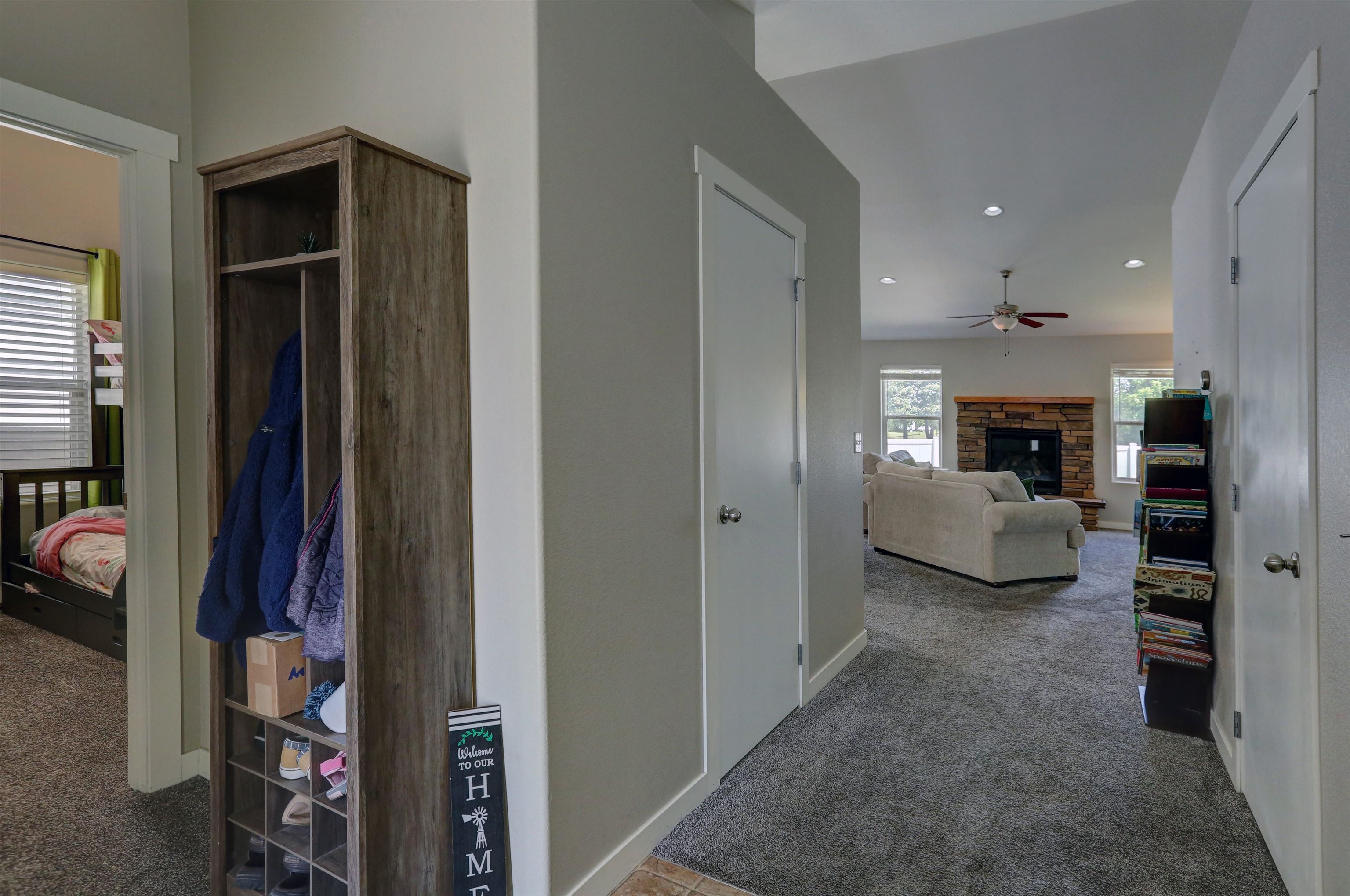 2210 North Greenacres Road Spokane Valley, WA 99016 - Photo 5 of 40 Gallery Image 5
