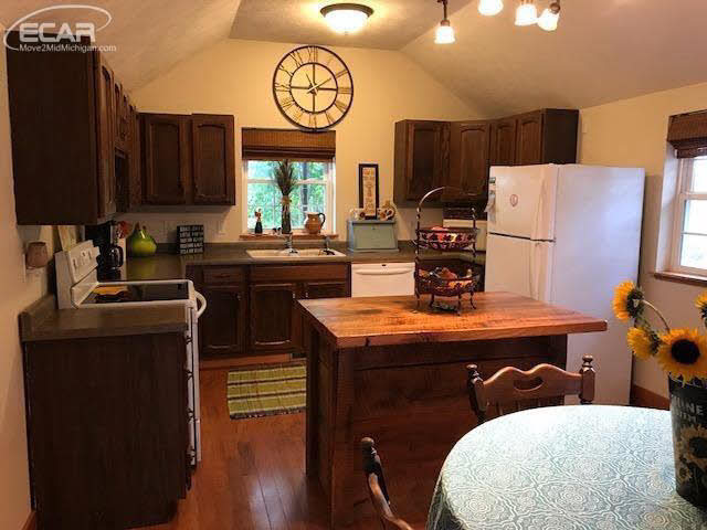 3758 North Baldwin Road Owosso, MI 48867 - Photo 3 of 89 21379476-2.JPG