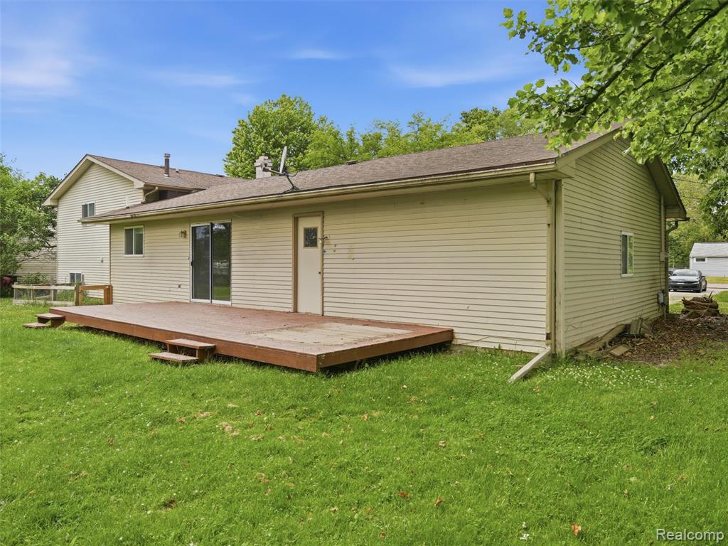 2439 North Long Lake Road Fenton, MI 48430 - Photo 24 of 25