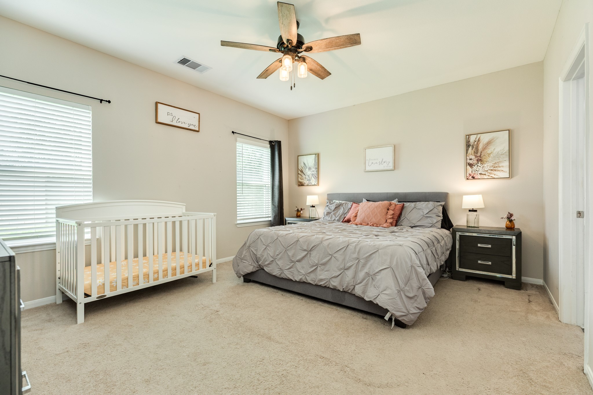 2446 Palisade Crst Drive Rosharon, TX 77583 - Photo 17 of 30 Primary bedroom is 16x13