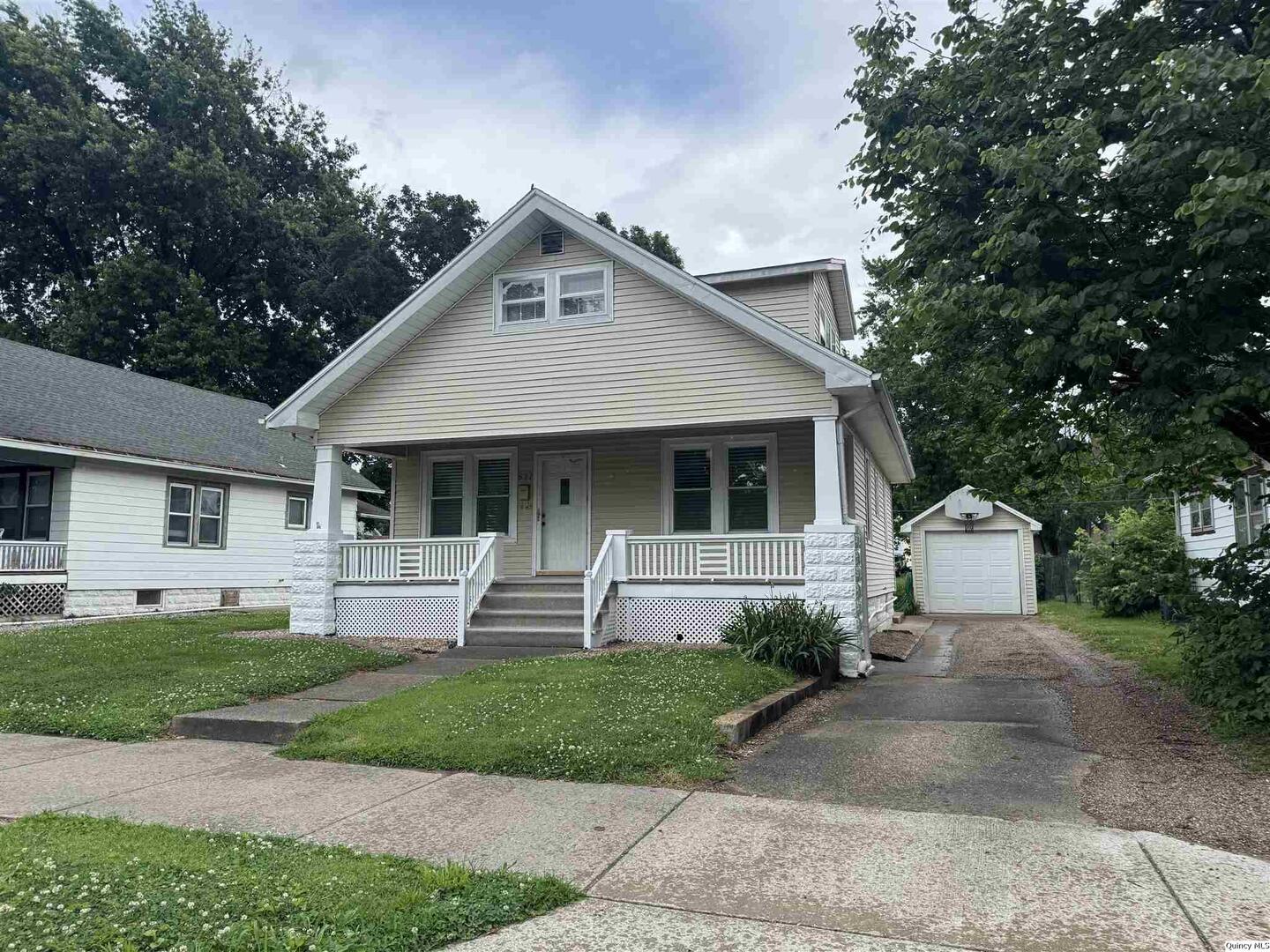 627 South 20th Street Quincy, IL 62301 - Photo 1 of 17