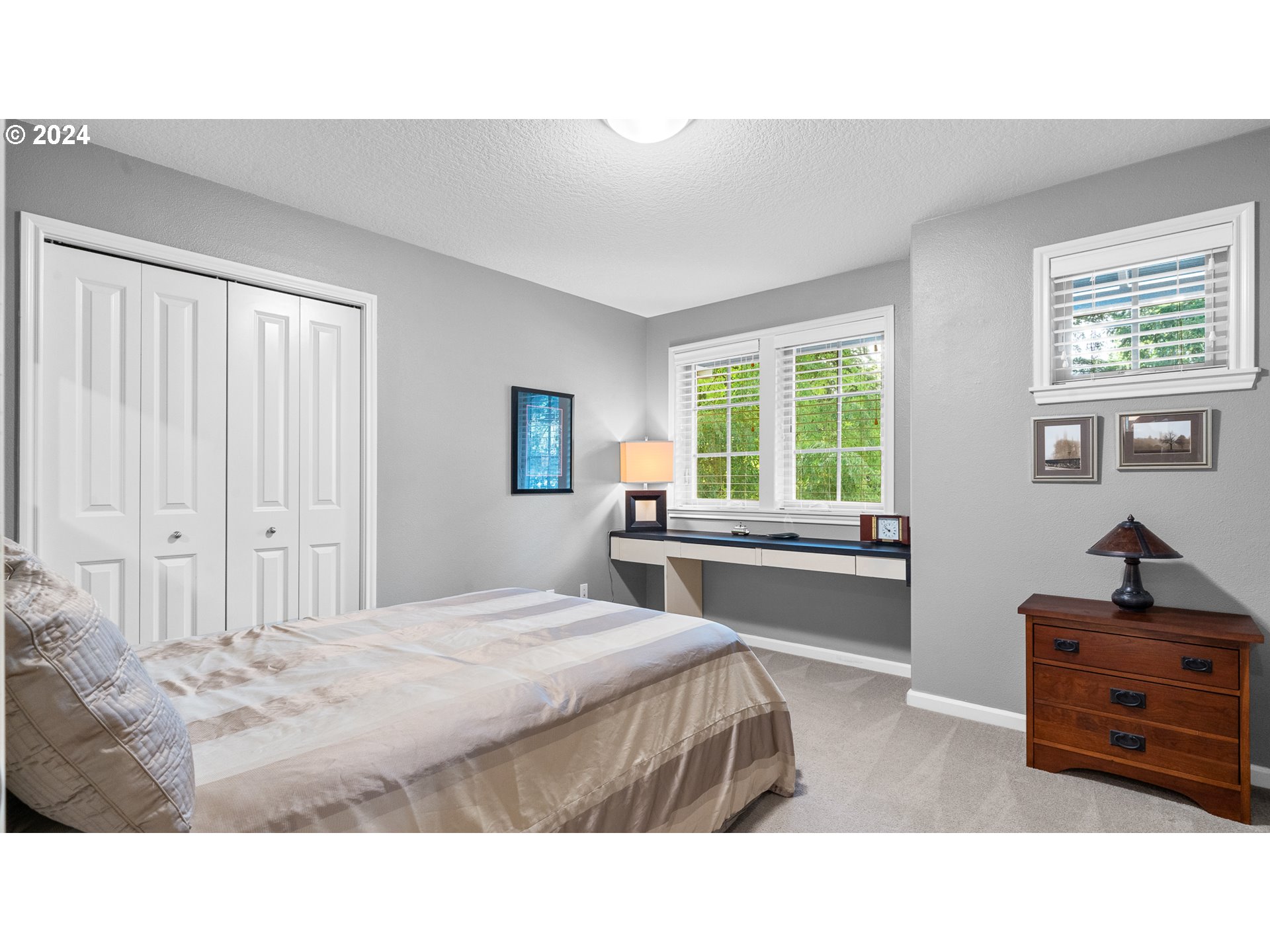 4511 Oakridge Road Lake Oswego, OR 97035 - Photo 20 of 44 a living room with furniture and a window
