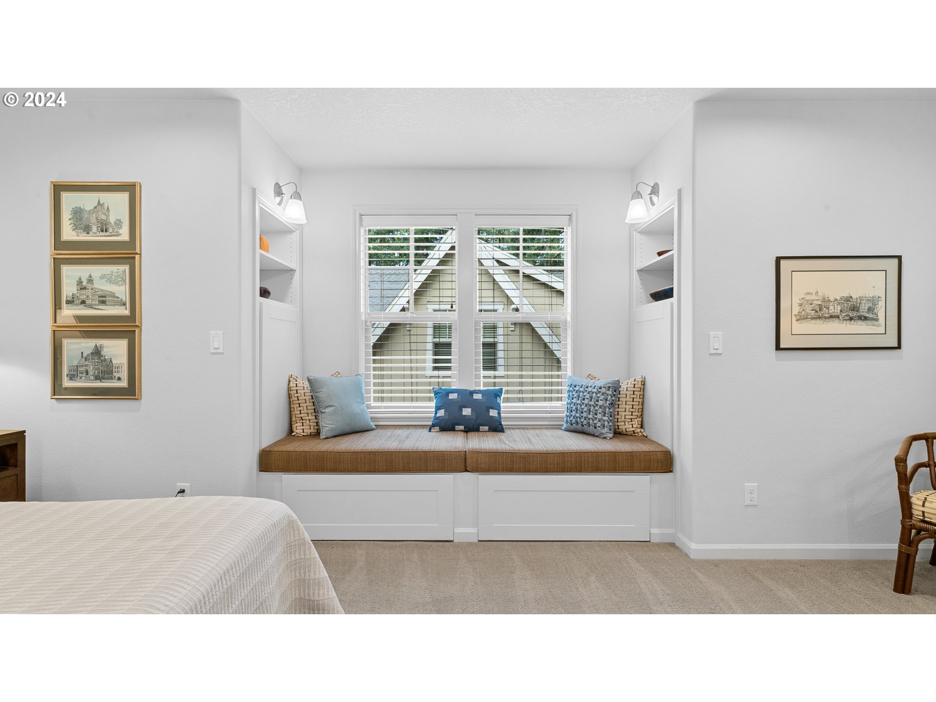4511 Oakridge Road Lake Oswego, OR 97035 - Photo 27 of 44 a living room with a bed furniture and a window