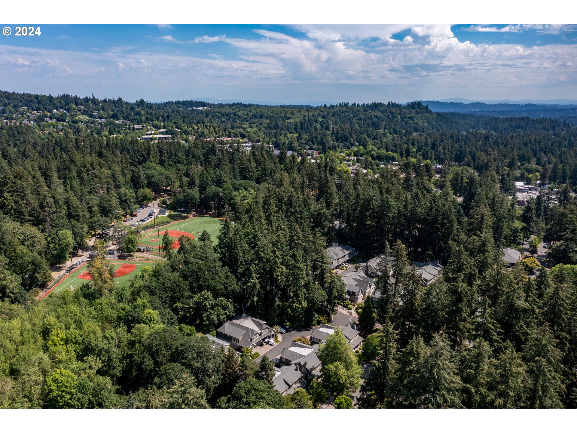 4511 Oakridge Road Lake Oswego, OR 97035 - Photo 42 of 44 a view of a city