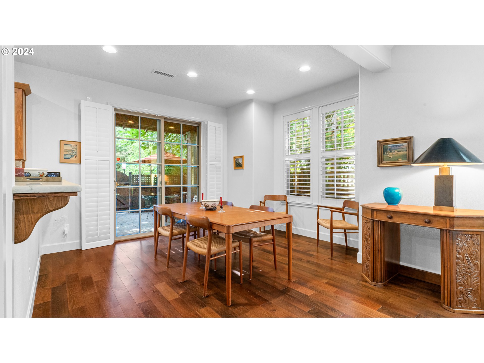4511 Oakridge Road Lake Oswego, OR 97035 - Photo 6 of 44 a living room with furniture a window and appliances