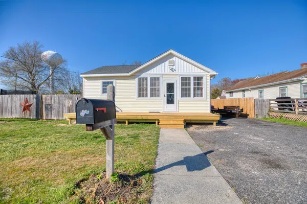 $425,000 | 9 East Florida Avenue, Villas, NJ 08251