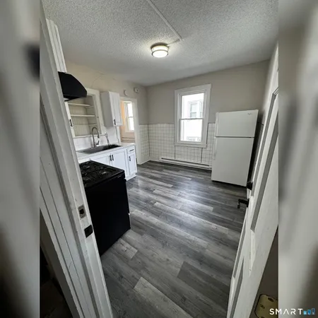 $1,645 | 182 West Street, New Britain, CT 06051