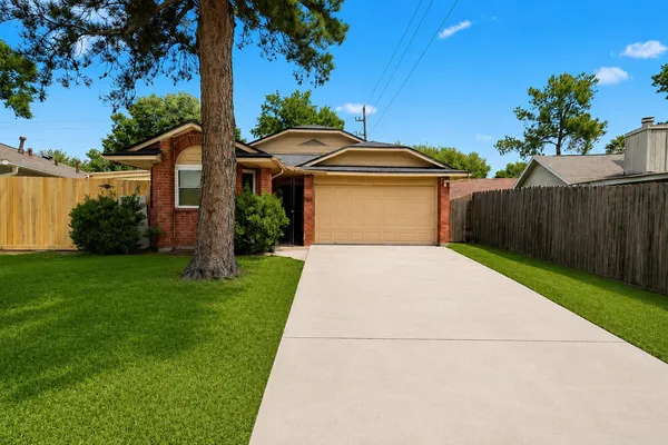 $199,900 | 9114 Golden Sunshine Drive, Houston, TX 77064
