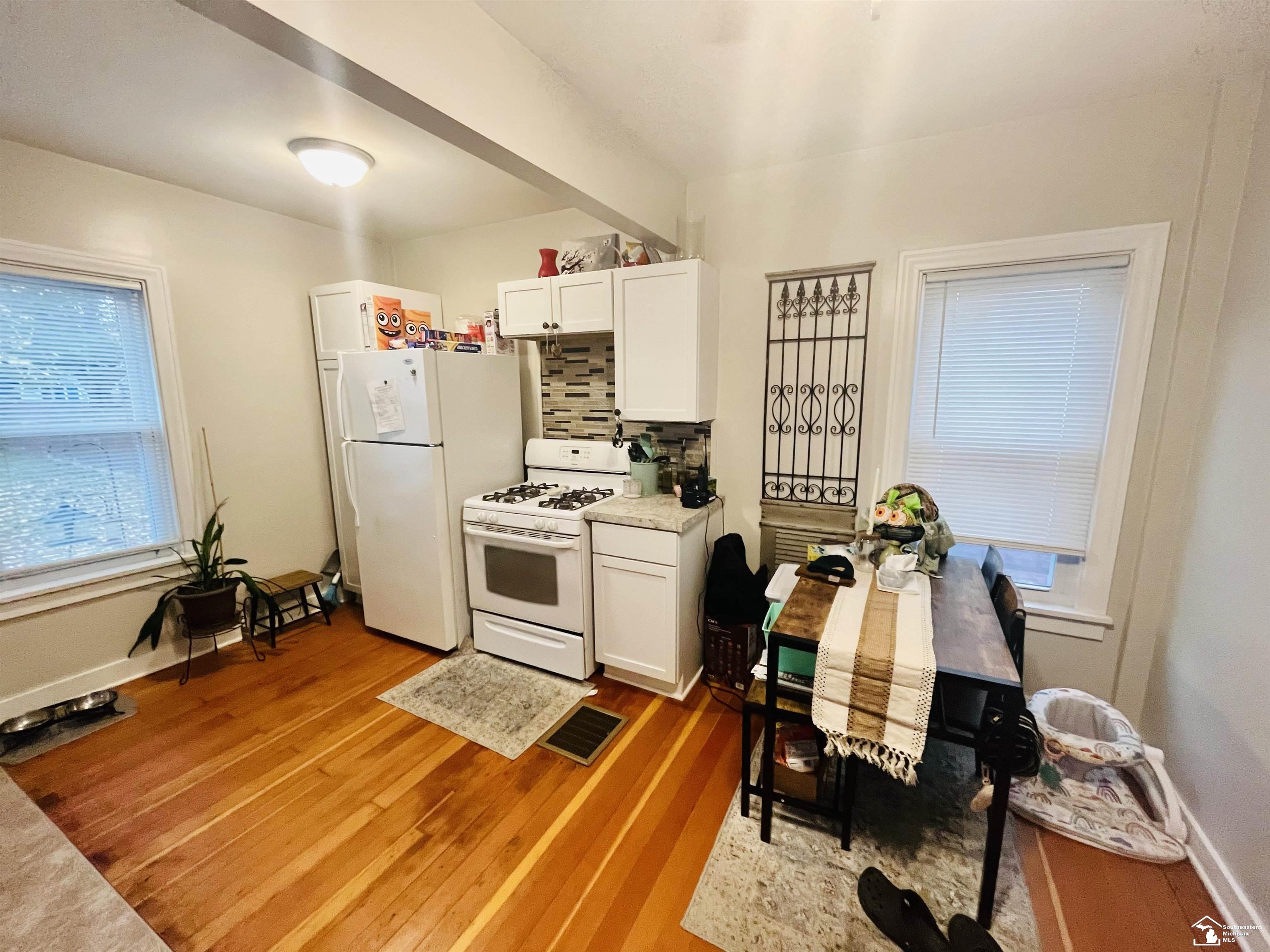 722 Hubble Street Monroe, MI 48161 - Photo 4 of 11 50159642-ec5ba368-7797-4014-a334-2e1a46d45f50.JPG