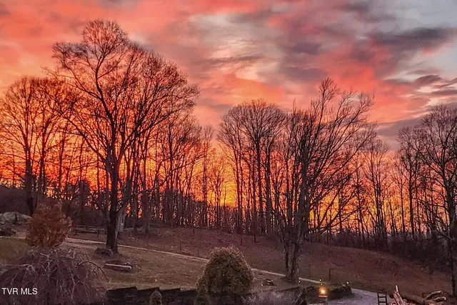 $1,197,000 | 72 Mountain Heights Road, Lebanon, VA 24266