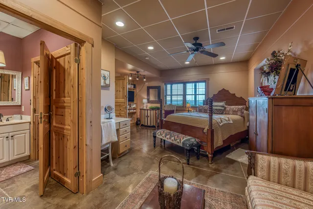 $1,197,000 | 72 Mountain Heights Road, Lebanon, VA 24266