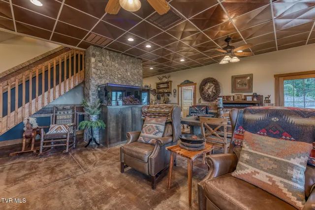 $1,197,000 | 72 Mountain Heights Road, Lebanon, VA 24266