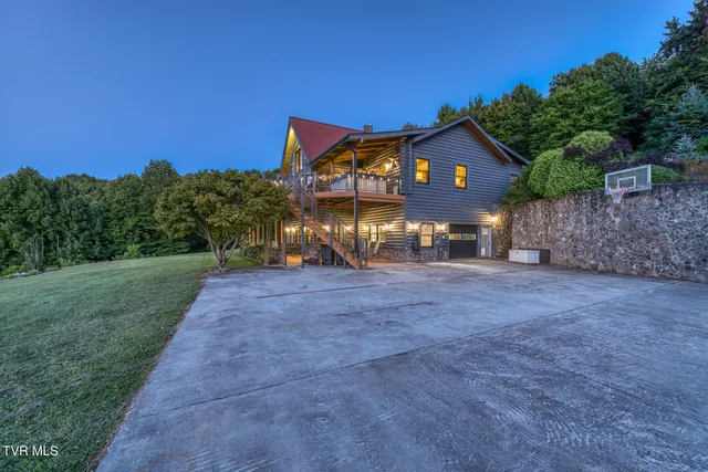 $1,197,000 | 72 Mountain Heights Road, Lebanon, VA 24266