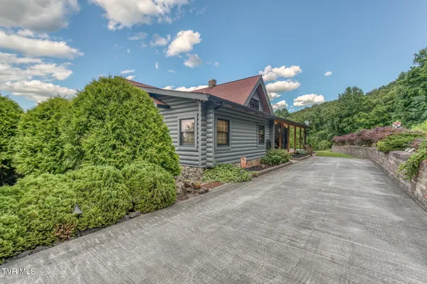 $1,100,000 | 72 Mountain Heights Road, Lebanon, VA 24266