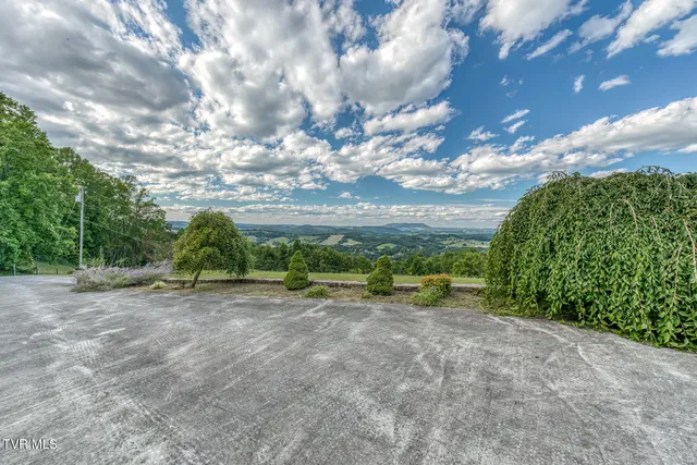 $1,197,000 | 72 Mountain Heights Road, Lebanon, VA 24266