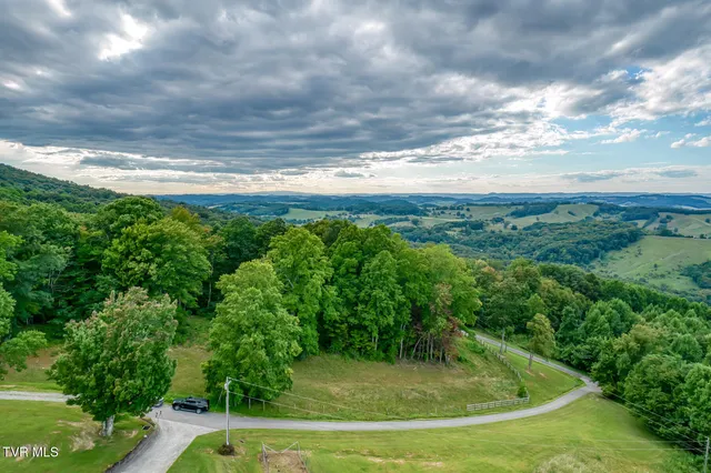 $1,197,000 | 72 Mountain Heights Road, Lebanon, VA 24266