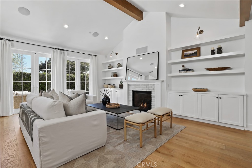 355 Rochester Street Costa Mesa, CA 92627 - Photo 11 of 40