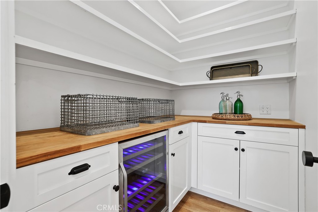 355 Rochester Street Costa Mesa, CA 92627 - Photo 21 of 40 Pantry