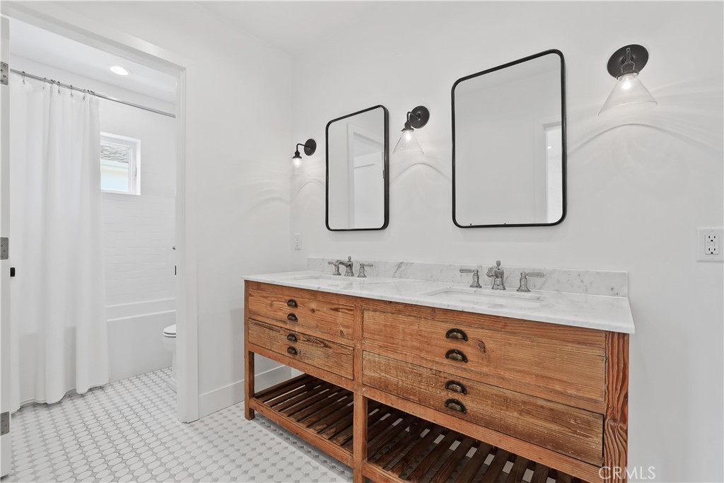 355 Rochester Street Costa Mesa, CA 92627 - Photo 28 of 40