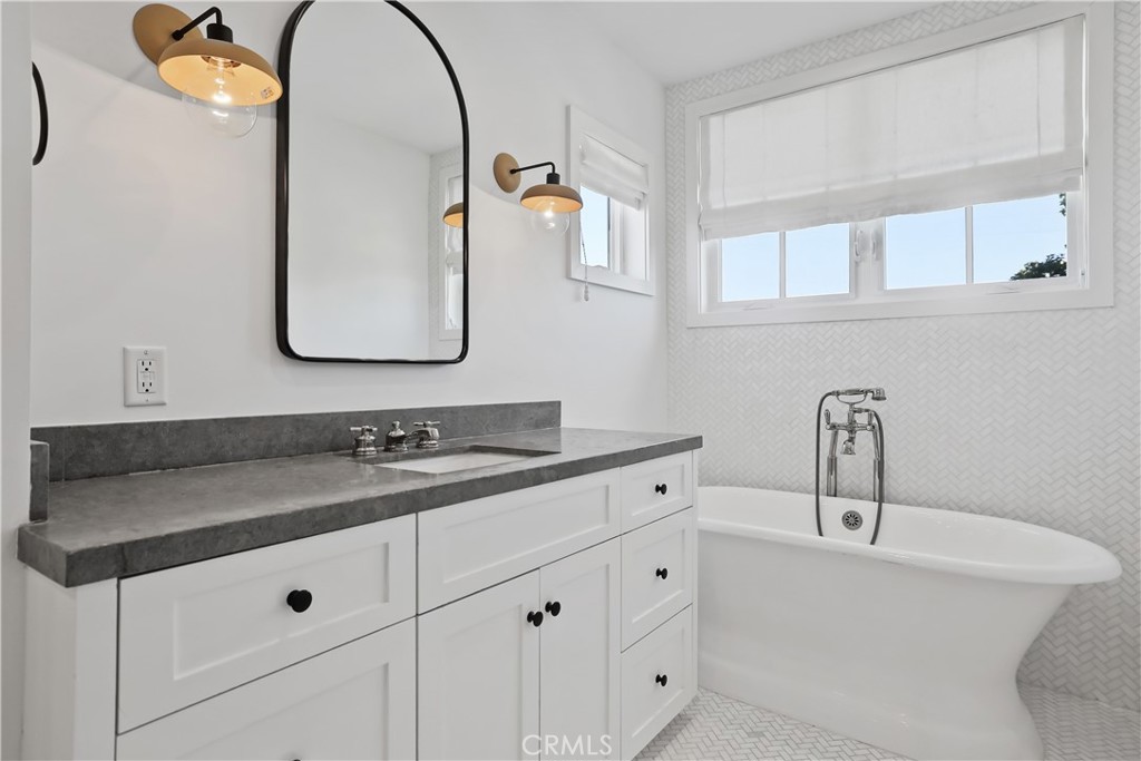 355 Rochester Street Costa Mesa, CA 92627 - Photo 34 of 40