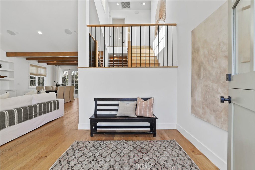 355 Rochester Street Costa Mesa, CA 92627 - Photo 8 of 40