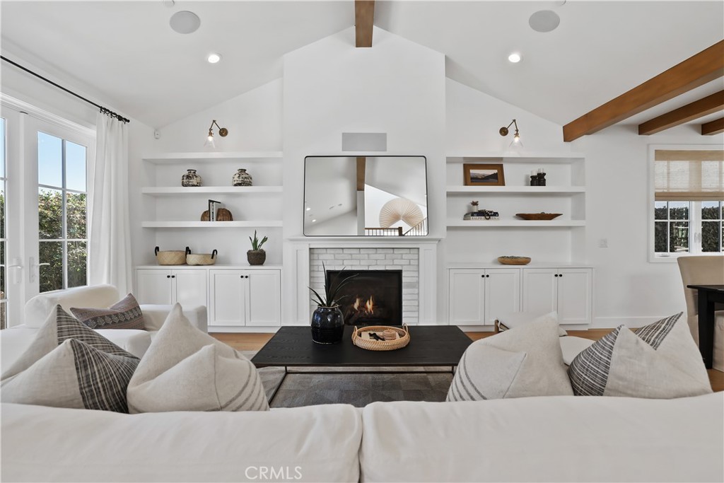 355 Rochester Street Costa Mesa, CA 92627 - Photo 10 of 40