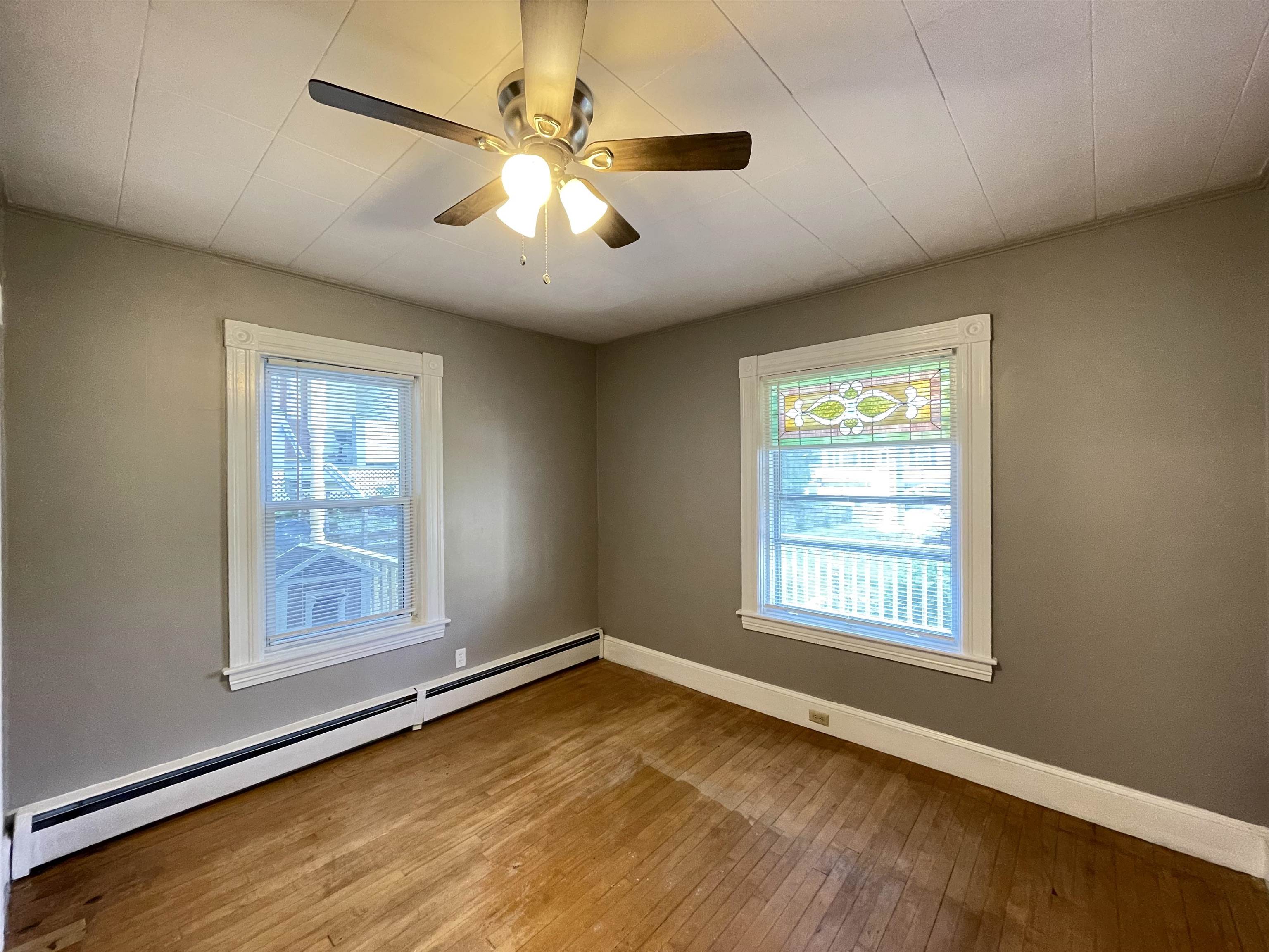 366 Lowell Street Manchester, NH 03104 - Photo 11 of 13