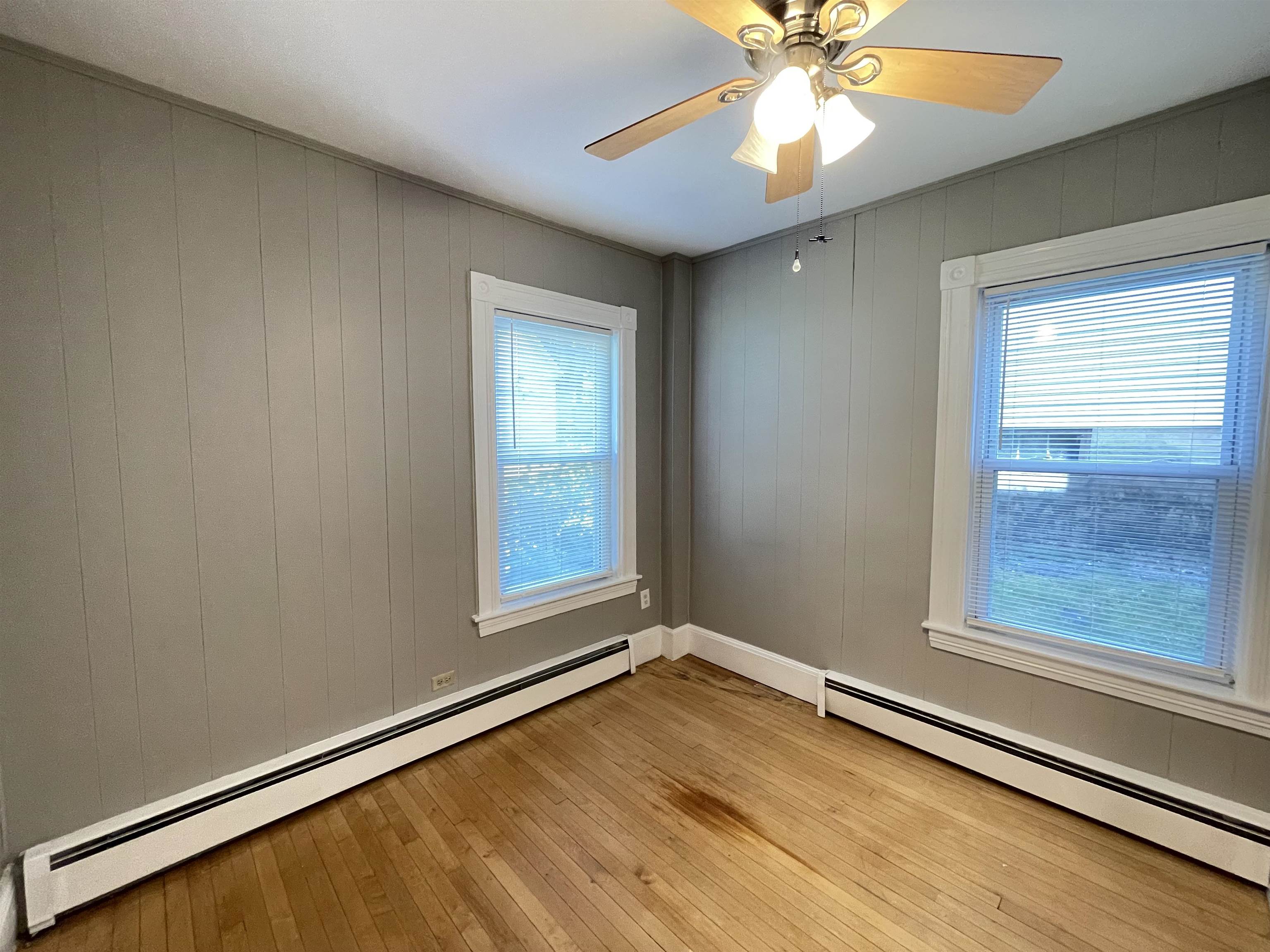 366 Lowell Street Manchester, NH 03104 - Photo 12 of 13