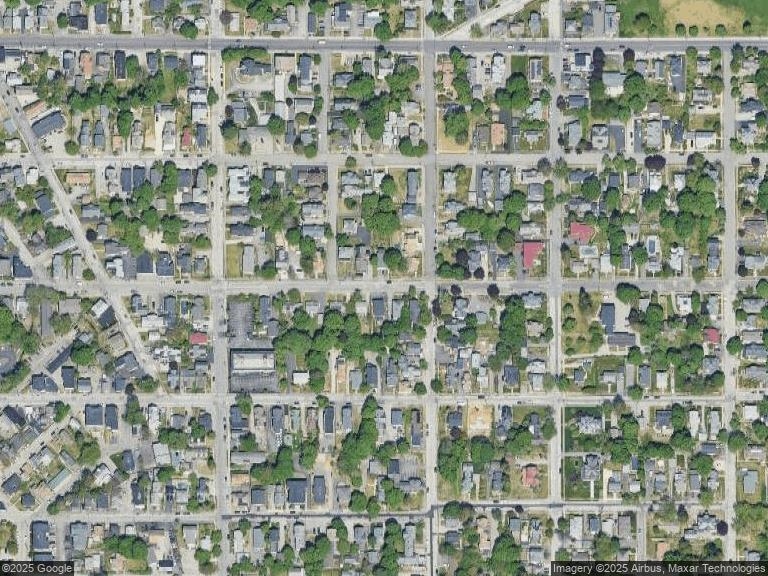 366 Lowell Street Manchester, NH 03104 - Photo 4 of 13