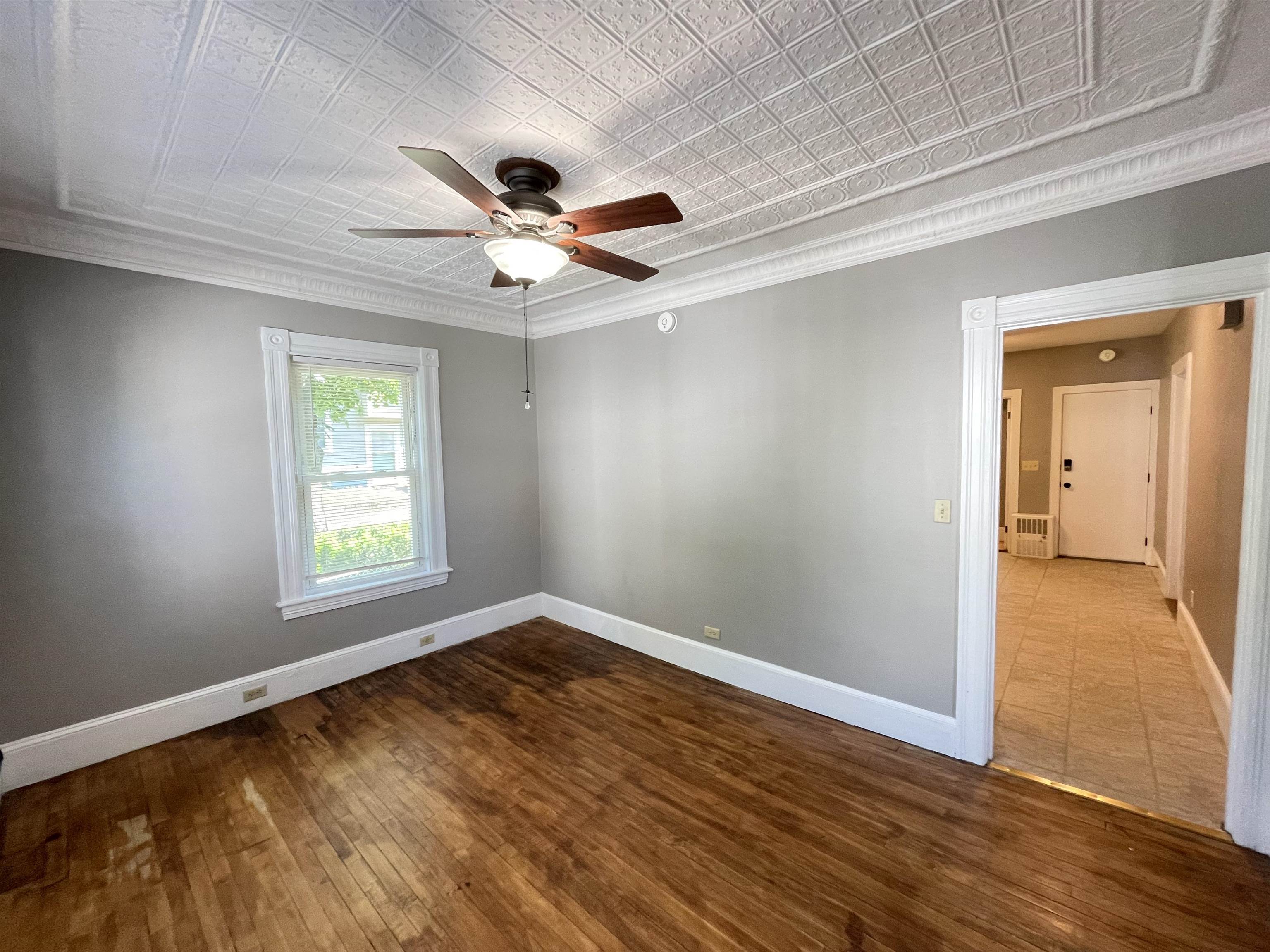 366 Lowell Street Manchester, NH 03104 - Photo 6 of 13