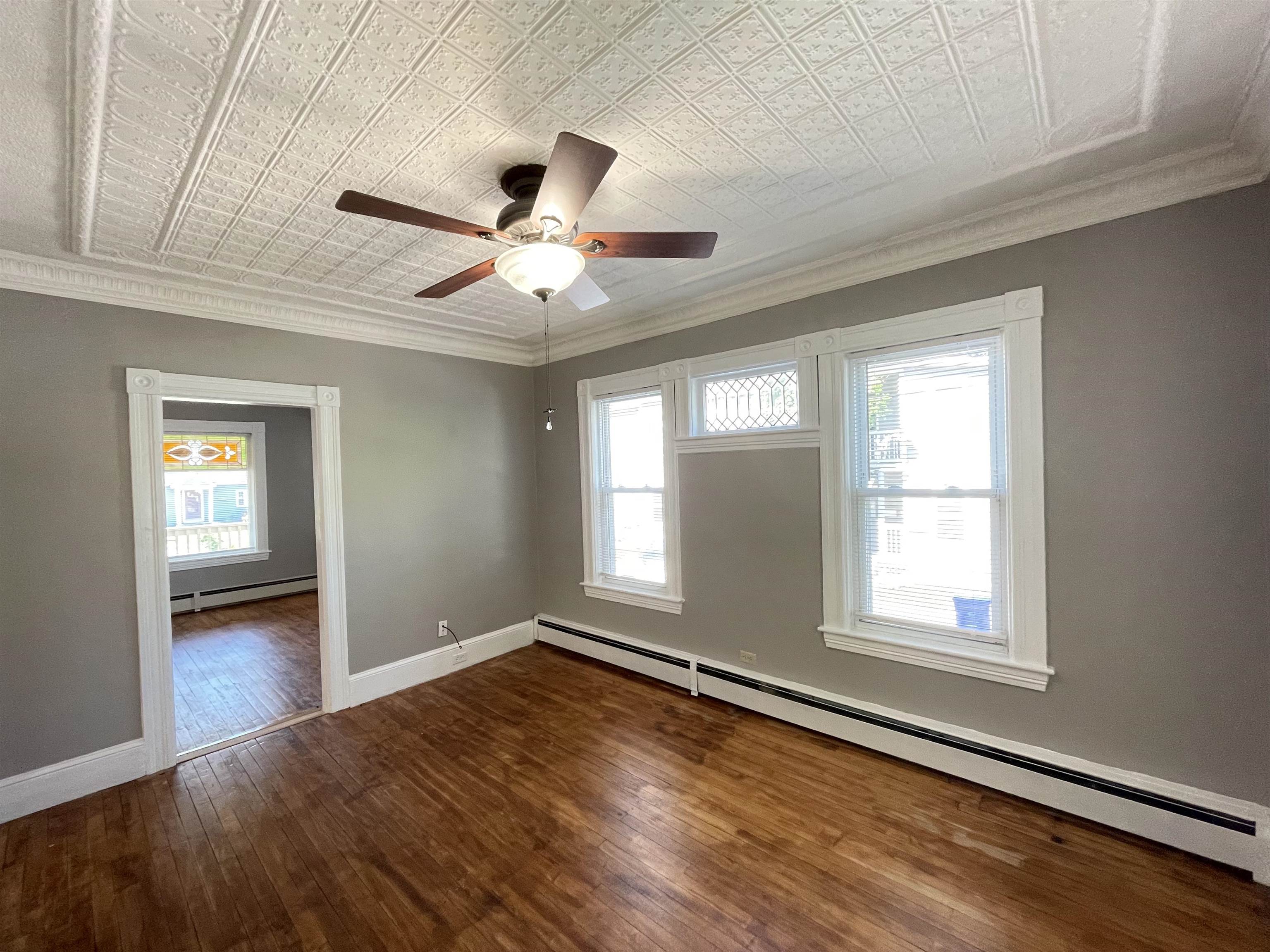 366 Lowell Street Manchester, NH 03104 - Photo 7 of 13