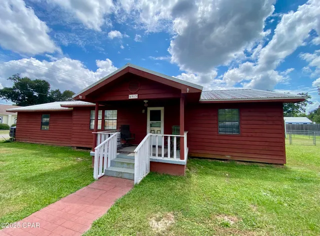 $189,900 | 6913 Broadway Street, Grand Ridge, FL 32442