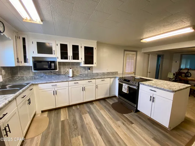 $189,900 | 6913 Broadway Street, Grand Ridge, FL 32442