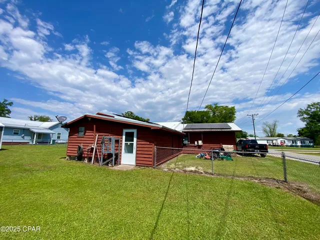 $189,900 | 6913 Broadway Street, Grand Ridge, FL 32442