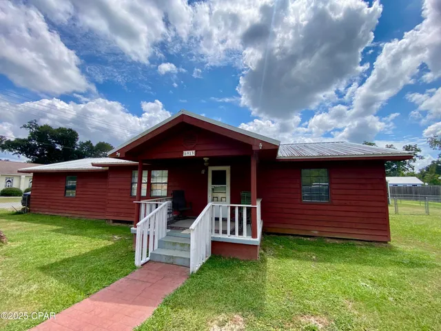 $189,900 | 6913 Broadway Street, Grand Ridge, FL 32442