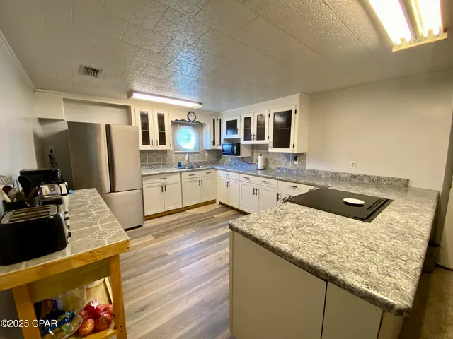 $189,900 | 6913 Broadway Street, Grand Ridge, FL 32442