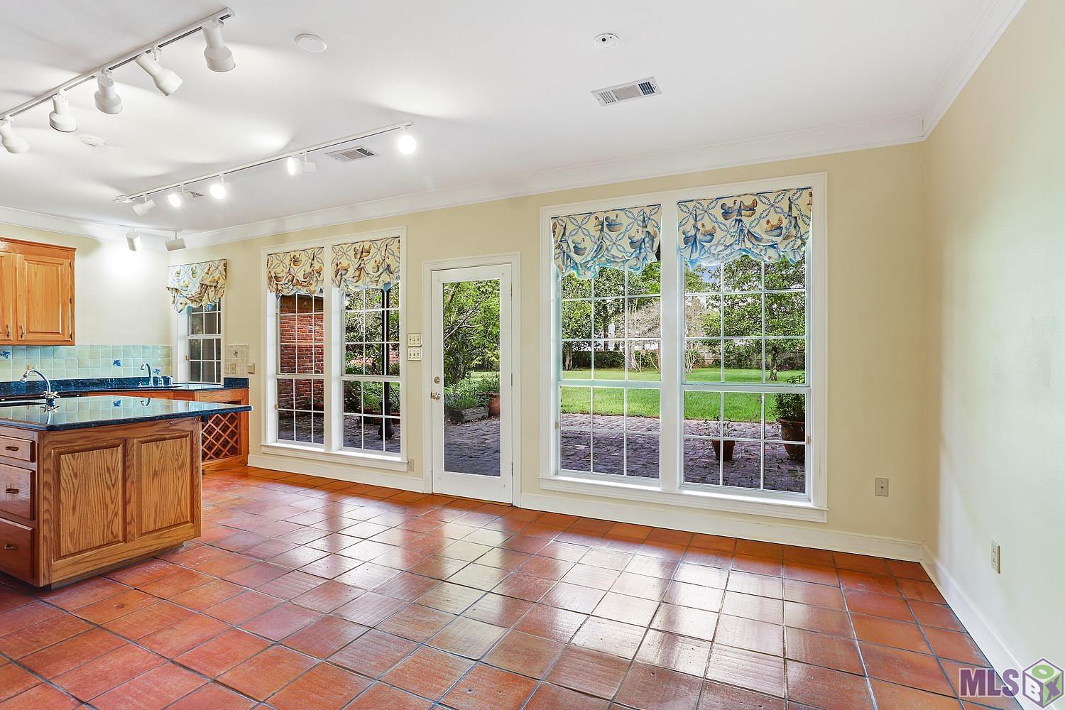 733 Woodview Court Baton Rouge, LA 70810 - Photo 5 of 21 Gallery Image 5