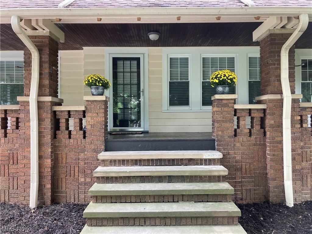 7645 York Road Cleveland, OH 44130 - Photo 2 of 29
