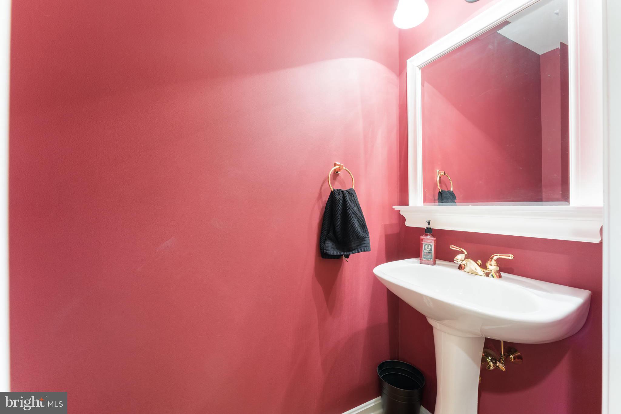 26 Ridings Way West Chester, PA 19382 - Photo 19 of 31 First Floor Powder Room