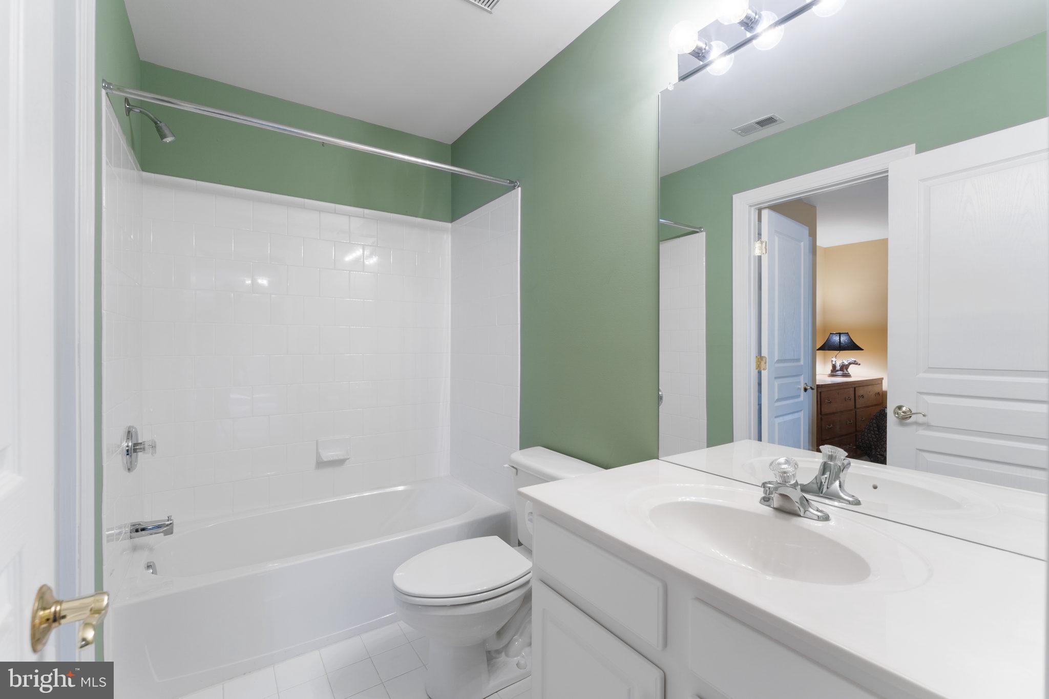 26 Ridings Way West Chester, PA 19382 - Photo 24 of 31 Jack & Jill Bath