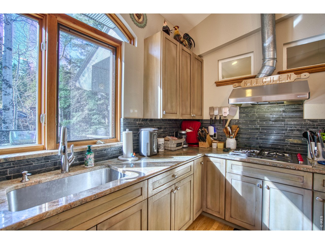 226 Juniper Heights Road Golden, CO 80403 - Photo 15 of 40