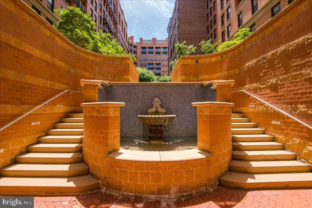 $725,000 | 616 E Street Northwest, Unit 455, Washington, DC 20004