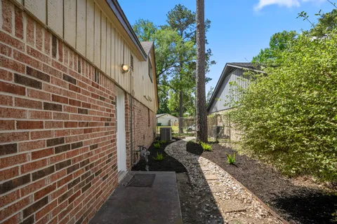 $284,999 | 5918 Par 4 Drive, Houston, TX 77088