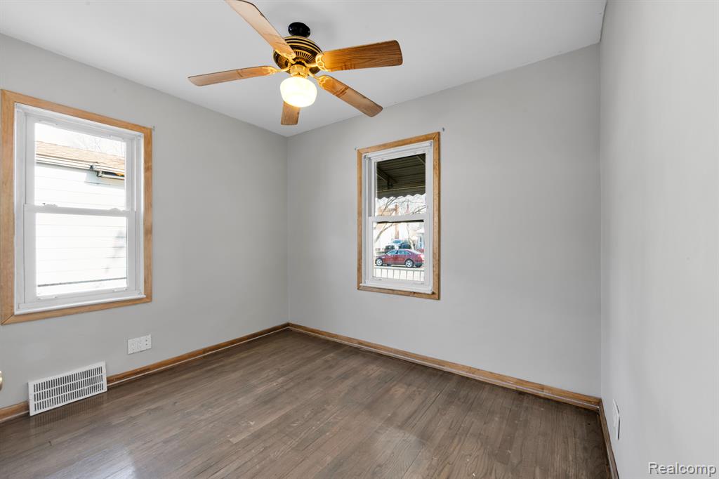 18891 Reed Street Melvindale, MI 48122 - Photo 8 of 29