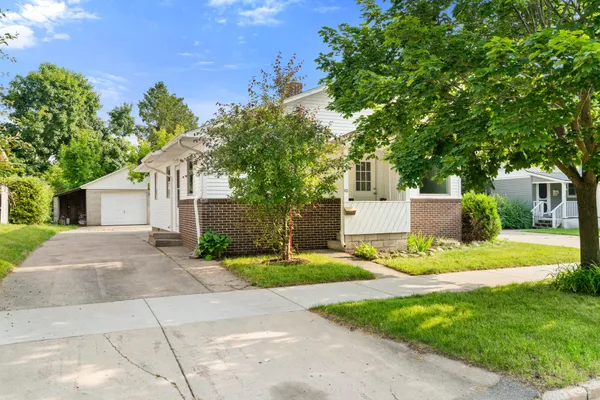$250,000 | 112 Fulton Street, Petoskey, MI 49770