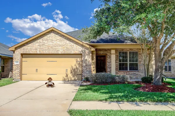 $2,098 | 1926 Lansing Cove Drive, Fresno, TX 77545