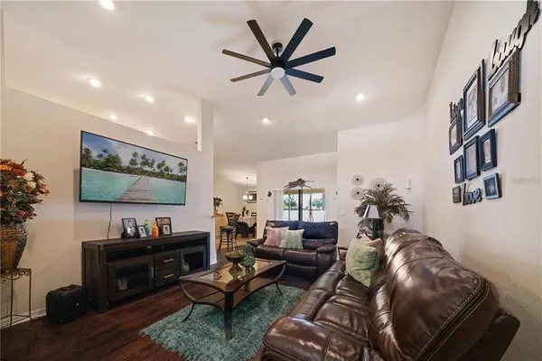 $2,250 | 6518 Crescent Loop, Winter Haven, FL 33884