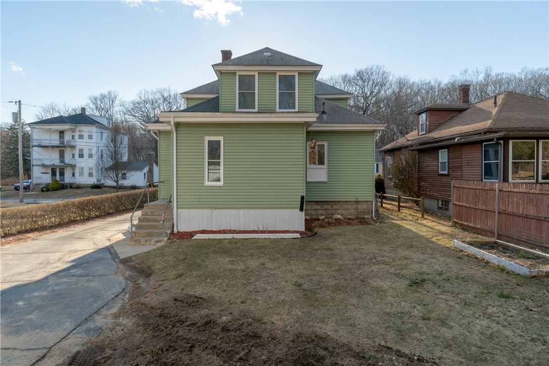 283 8th Avenue Woonsocket, RI 02895 - Photo 16 of 18 Gallery Image 16