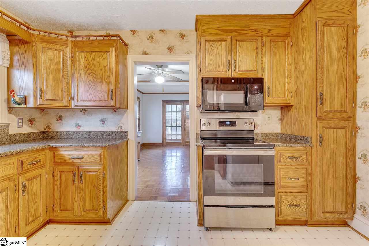 301 Parkins Mill Road Greenville, SC 29607 - Photo 7 of 26